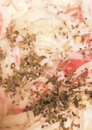 カニカマと玉ねぎのオレガノ風味-レシピのメイン写真