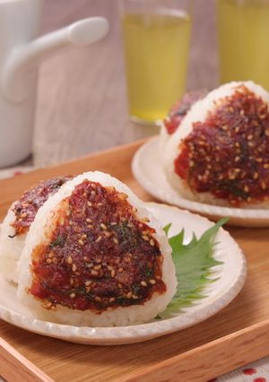 焼き梅おにぎり-レシピのメイン写真