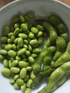 枝豆の豆をゆでずに簡単にはずす方法-レシピのメイン写真
