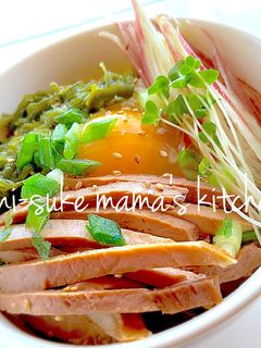 5分で夏ランチ❤ツルッとめかぶ煮豚丼ஐஃ-レシピのメイン写真