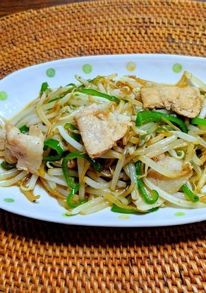 豚バラ肉ともやしの牡蠣だし醤油炒め-レシピのメイン写真