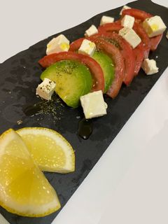 アボカドとトマト-レシピのメイン写真