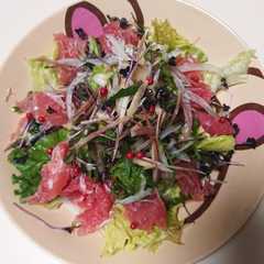 รูปของ 香味野菜と生ハムのサラダ