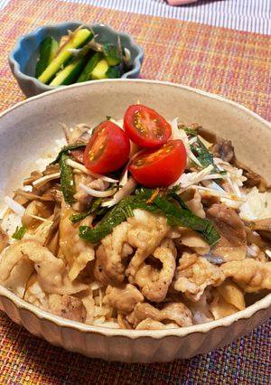 豚肉と大葉とみょうがのバター醤油丼-レシピのメイン写真