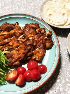 鶏もも肉と餃子の皮で北京ダック-レシピのメイン写真