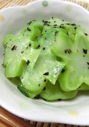 おつまみに☆ブロッコリーの茎のゆかり和え-レシピのメイン写真