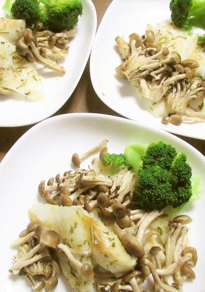 業スー冷凍カレイで、しめじと香草焼き-レシピのメイン写真
