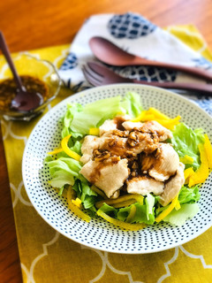 鶏胸肉の冷しゃぶサラダ*くるみソース-レシピのメイン写真