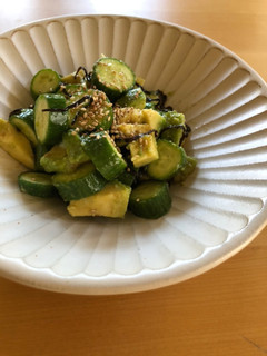 キュウリとアボカドの塩昆布あえ-レシピのメイン写真