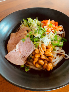 腹ぺこ男子パクパク!冷製納豆キムチうどん-レシピのメイン写真