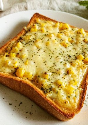 冷凍作り置き！簡単マヨコーンピザトースト-レシピのメイン写真