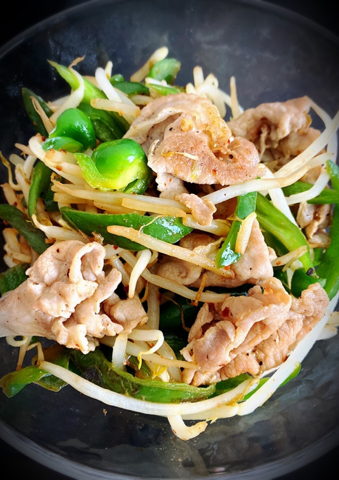 タイ料理に使う調味料を使用した野菜炒め-レシピのメイン写真