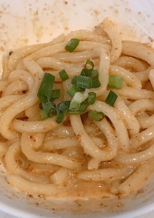 レンジで簡単、ごまマヨ麺つゆのうどん！-レシピのメイン写真