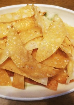 めっちゃ美味しい♪餃子の皮、チップス-レシピのメイン写真