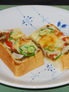 ドライキーマカレーのピザ風トースト♪-レシピのメイン写真