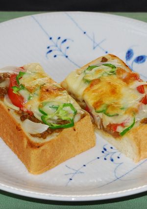 ドライキーマカレーのピザ風トースト♪-レシピのメイン写真