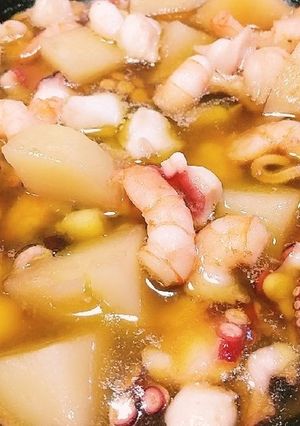 タコ、海老、じゃがいもと塩辛のアヒージョ-レシピのメイン写真