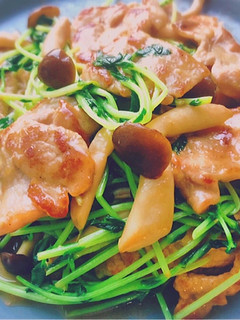 豚肉・豆苗・しめじのガリバタポン酢炒め!-レシピのメイン写真