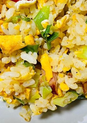 安定の味♪シンプルチャーハン-レシピのメイン写真