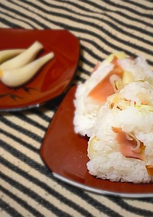 【鮭おにぎり】with ラッキョウ-レシピのメイン写真