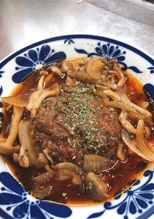 市販のたねで作る煮込みハンバーグ-レシピのメイン写真