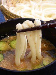 サバ缶を使った冷や汁うどん-レシピのメイン写真