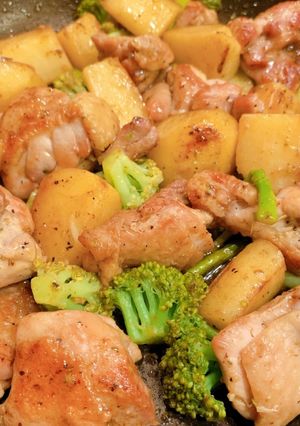 フライパンでこんがりハーブチキン-レシピのメイン写真