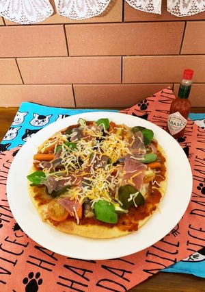生ハムと季節の野菜のピザ-レシピのメイン写真