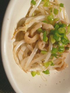 ありあわせde小鉢✿もやしと鶏皮-レシピのメイン写真