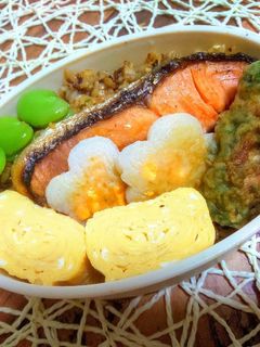 鮭べんとのり弁合体 しかし海苔はなし笑-レシピのメイン写真