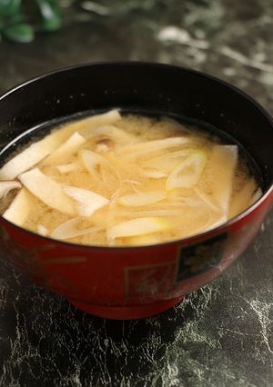 簡単！エリンギと葱のお味噌汁-レシピのメイン写真