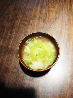 青菜とキャベツの味噌汁✿❀豆苗を散らして-レシピのメイン写真