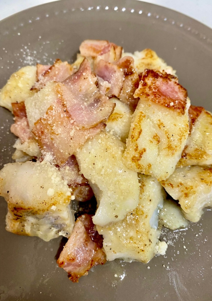 焼きタラとベーコンの旨塩チーズ炒め-レシピのメイン写真