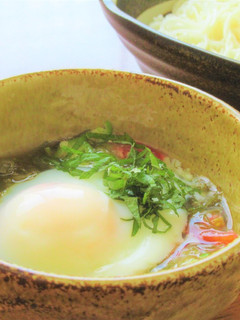 トマトとオクラとめかぶのそうめんつゆ-レシピのメイン写真