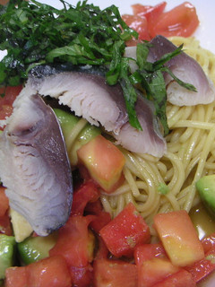 トマト、アボカド、しめ鯖パスタ-レシピのメイン写真