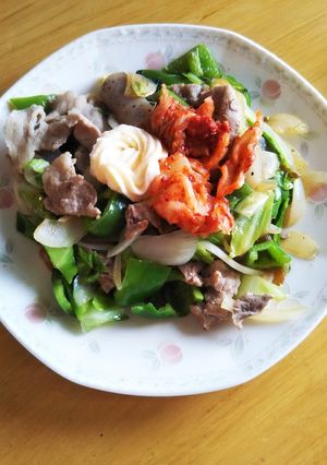 シャキッと炒めマヨ＆キムチ乗せ!夏バテに-レシピのメイン写真