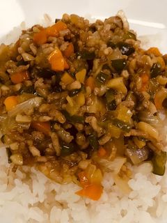 簡単!豚挽肉とみじん切り野菜の餡掛けご飯-レシピのメイン写真