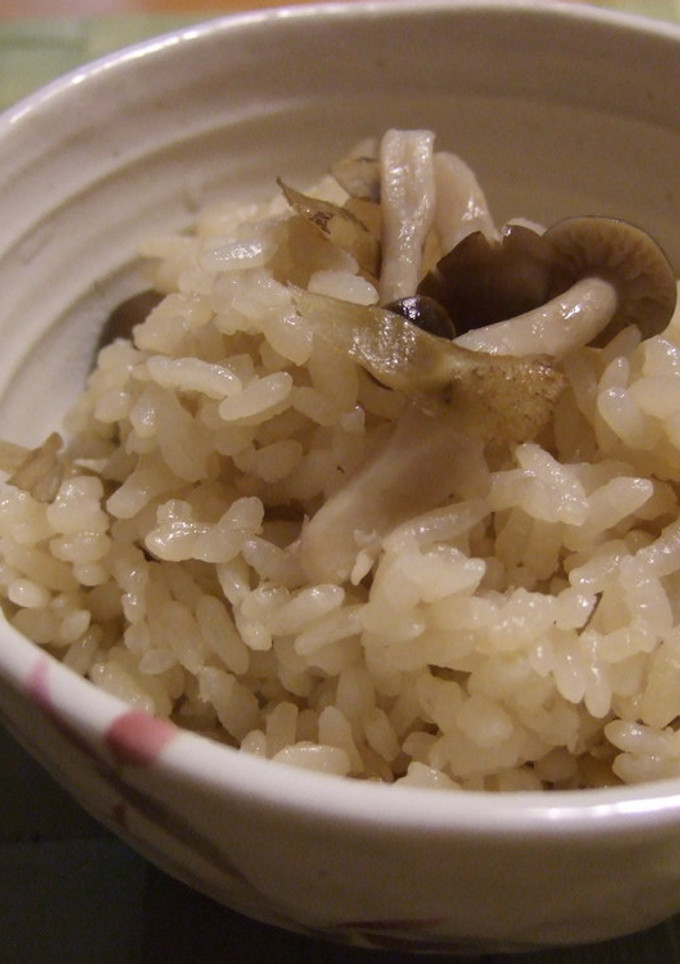ゴボウとしめじの炊き込みご飯-レシピのメイン写真