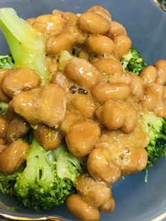 毎日の納豆●塩茹でブロッコリーあえ-レシピのメイン写真