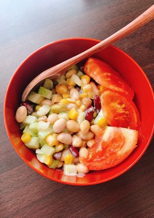 お豆たっぷり！スプーンで食べるサラダ-レシピのメイン写真