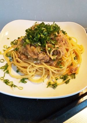 手軽にやみつき♪ツナと玉ねぎの醤油パスタ-レシピのメイン写真