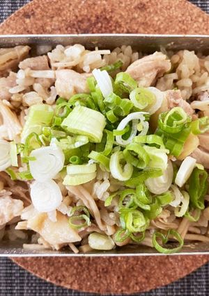 メスティンで鶏肉とエノキの炊き込みご飯-レシピのメイン写真
