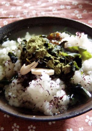 お家にある材料で 簡単『梅ゆかり茶漬け』-レシピのメイン写真