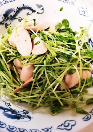 ☆お魚ソーセージと豆苗のレンジ蒸し☆-レシピのメイン写真