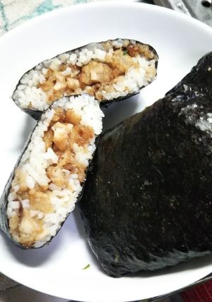 冷凍から揚げで天むす風おにぎらず-レシピのメイン写真
