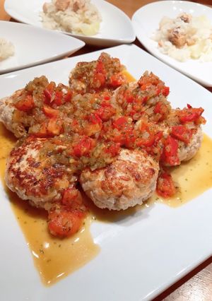 鮭のハンバーグ♪トマトソースがけ-レシピのメイン写真