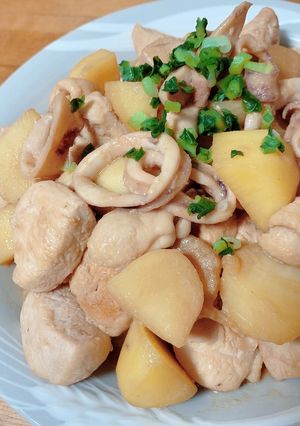 鶏とイカの味噌煮込み-レシピのメイン写真