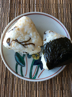 めんつゆと塩昆布のおにぎり-レシピのメイン写真