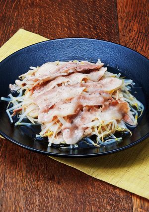 オーブンレンジで！豚肉ともやしの蒸しもの-レシピのメイン写真