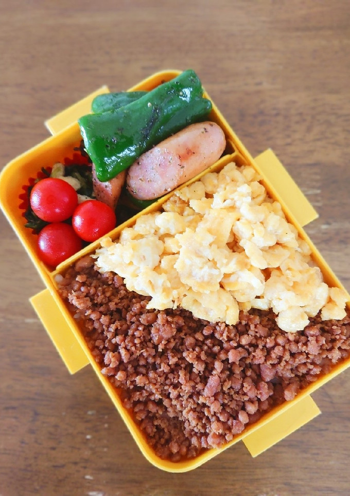 鶏そぼろと炒り卵の2色弁当♪-レシピのメイン写真